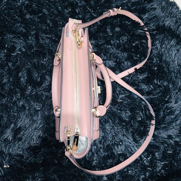 Michael Kors Purse ✨ - Picture 3 of 10